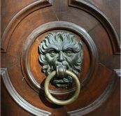 door knocker